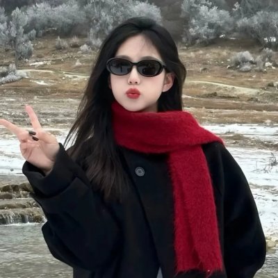 使用下方 20 个影片名，按顺序一一对应，不要改动片名文字，只根据片名和括号内类型提示来虚构全新的故事内容： 混世闲喵 水怪 香城浪子粤语 火人 欢乐春假 追随你脚步 福尔摩斯聪明的兄弟历险记 碧血溅长空 琴韵心声 古灵精探粤语 流氓经纪 僵尸之王 婚礼教堂 哼哈二将 地心游记 招财进宝 安蒂冈妮：为爱赴罪 真相影印店 东南卫视2023跨年晚会 大侦探波洛第四季